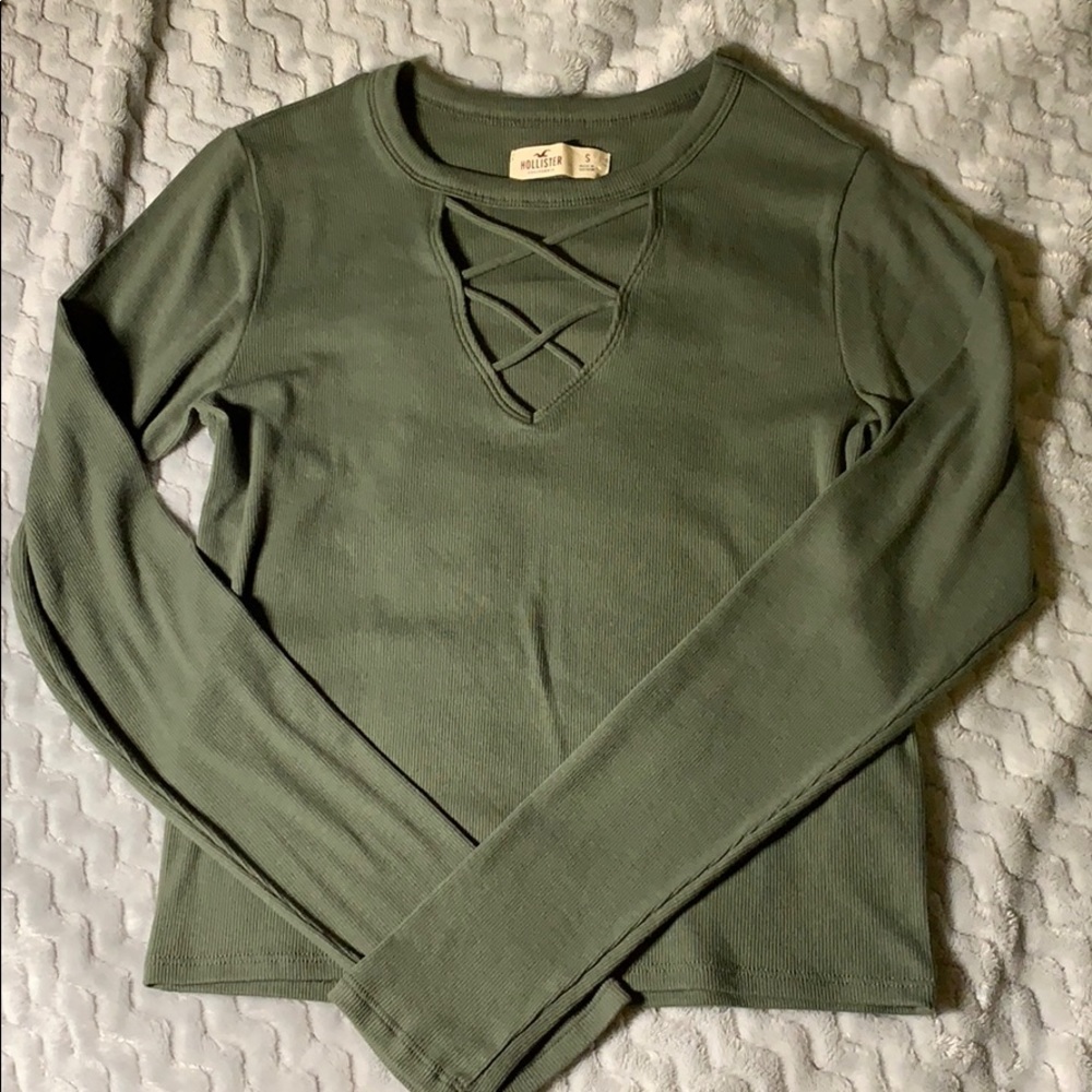 Hollister top